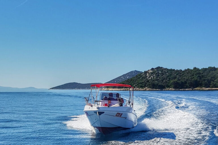 Blueline 21 Open in the sea